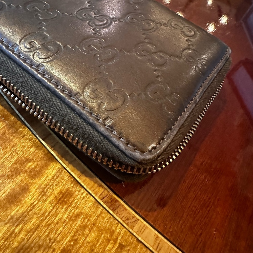 Gucci Interlocking G Pattern Zip Wallet - image 6
